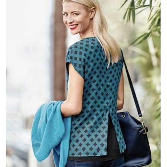 CAbi Top Size Medium Foulard Split Back Teal Blue Printed Cap Short Sleeve - Picture 2 of 10